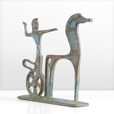 Chariot grec ancien - Statue d'un guerrier victorieux - bronze vert