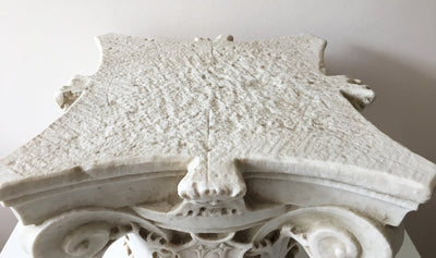 Chapiteau de la colonne toscane - grande sculpture en marbre blanc