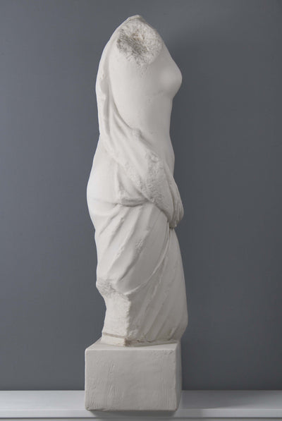 Torse d'Aphrodite - grande sculpture en marbre blanc