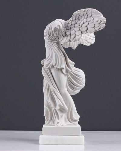 Sculpture Niké - Déesse de la victoire (petite taille) - sculpture en marbre