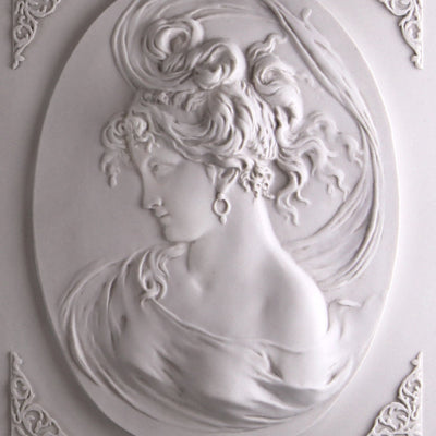 La tête de dame sur le carré - bas-relief en paire - sculpture en marbre