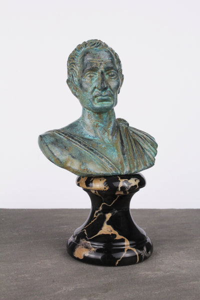 Buste de Jules César - empereur romain - bronze vert