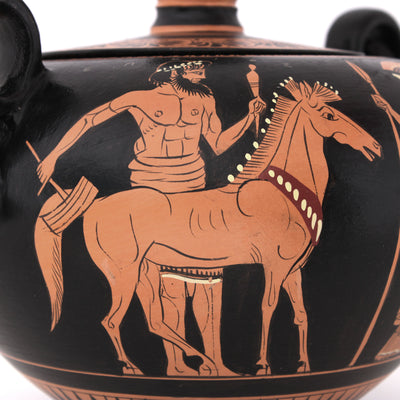 Vase avec des divinités de la mythologie grecque à figures rouges Pottery - The Ancient Home