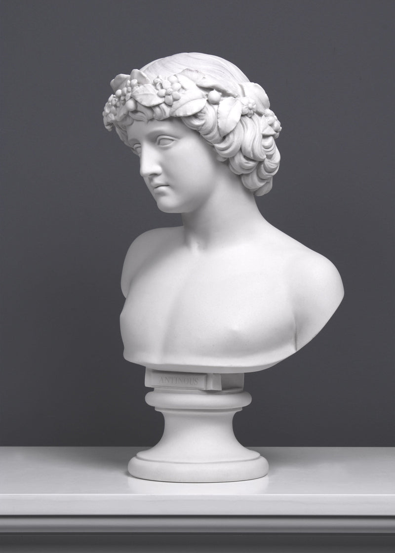 Buste Antinoüs avec Couronne Bachique - sculpture en marbre