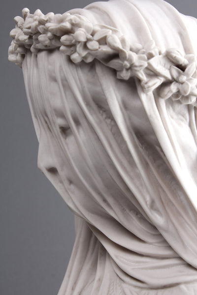 Buste de La Vierge Voilée - sculpture en marbre