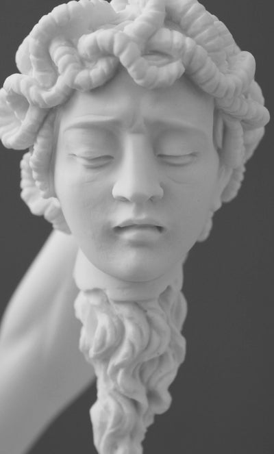 Statue Persée avec la tête de Méduse - sculpture en marbre