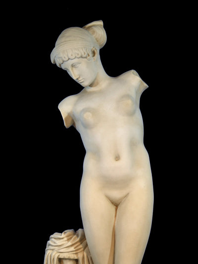 Statue Vénus de l' Esquilin - grande sculpture en marbre blanc