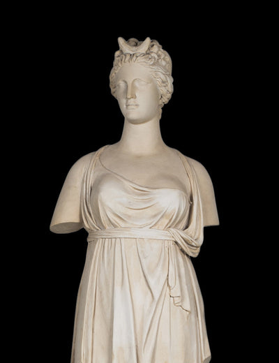 Statue de Diane - grande sculpture en marbre blanc